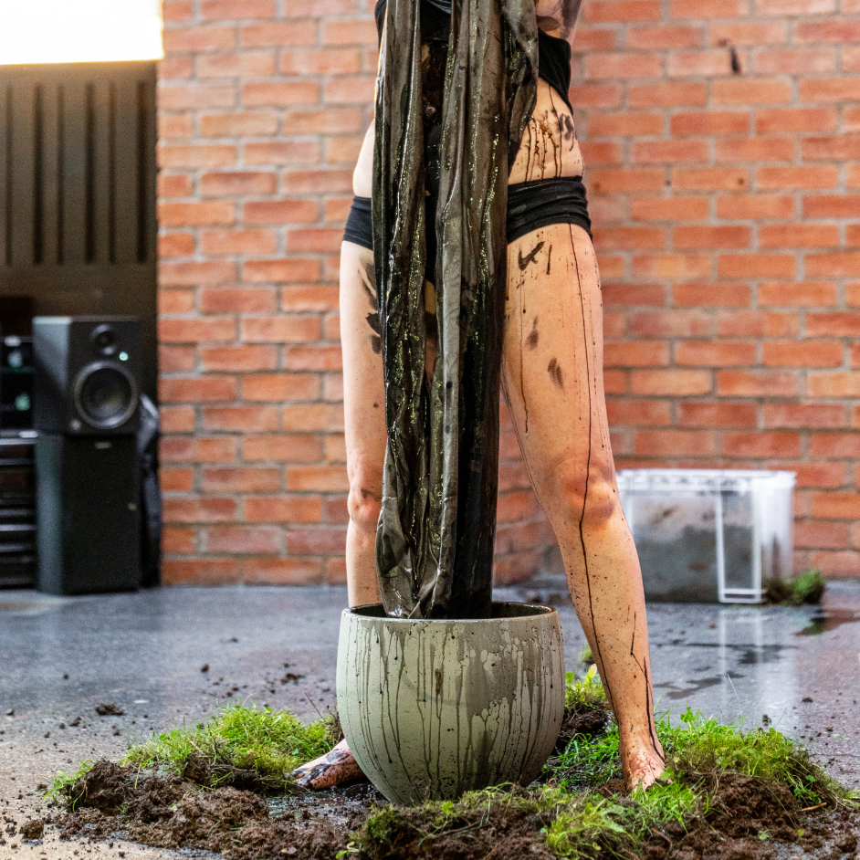 Sandra Corrigan Breathnach - Severance III - The MAC - Belfast - Photography Jordan Hutchings - 2021 Sandra Corrigan Breathnach, Somatic Distortion, 2019, Photography Christine Mackey